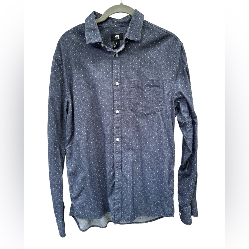 H&M Blue Casual Button Down Shirt with Classic Collar size Medium